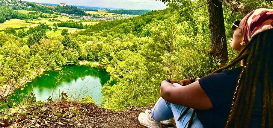 Selina Manu - Bild am See